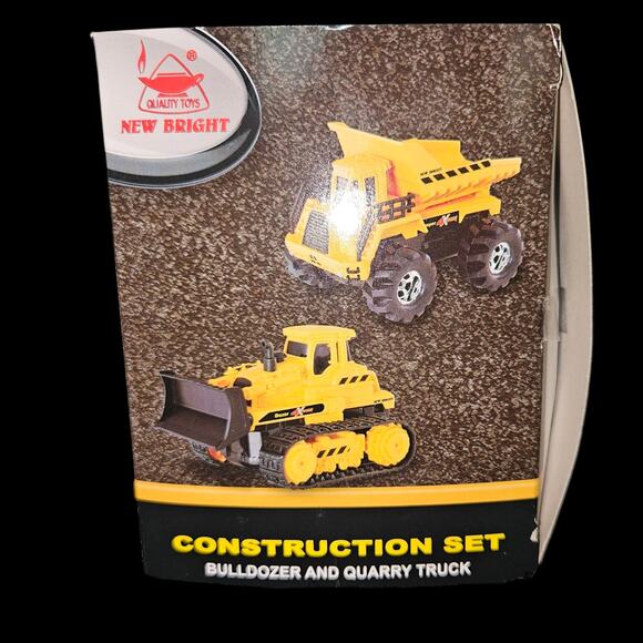 New Bright Construction Set No. 1125 Bulldozer & Quarry Truck Battery Operated - Picture 5 of 6